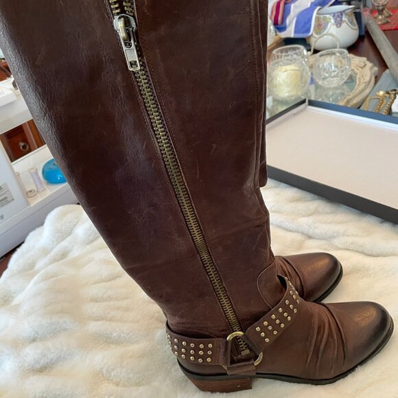 boots - Picture 3 of 5